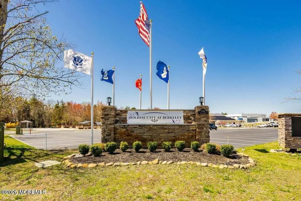 34 Barbuda Street Toms River, NJ 08757