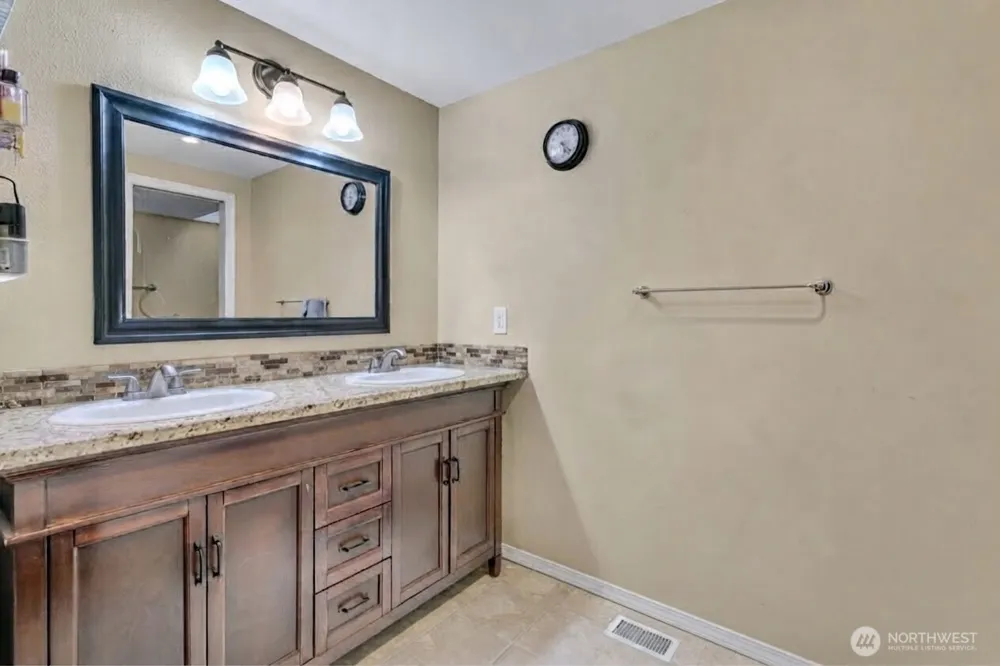 3210 Scenic Drive SE Auburn, WA 98092