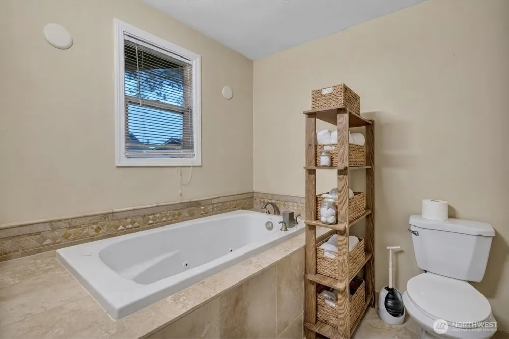 3210 Scenic Drive SE Auburn, WA 98092
