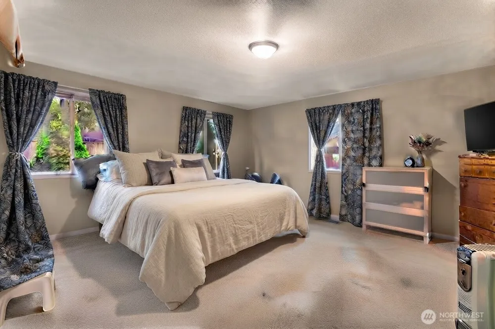 3210 Scenic Drive SE Auburn, WA 98092