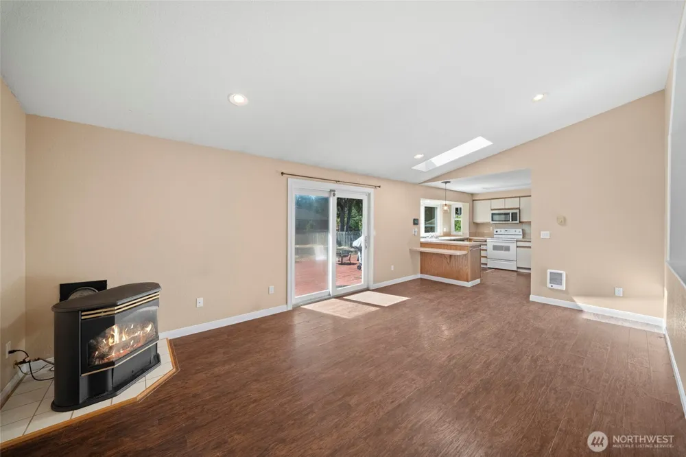 7015 Tolmie Drive NE Olympia, WA 98516
