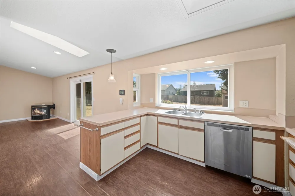 7015 Tolmie Drive NE Olympia, WA 98516