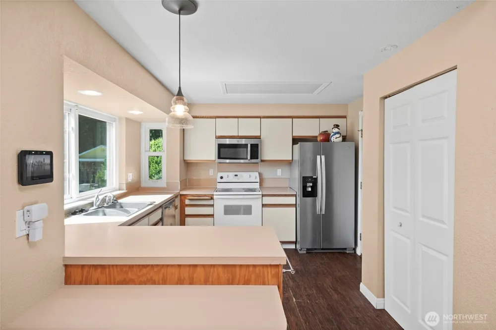 7015 Tolmie Drive NE Olympia, WA 98516
