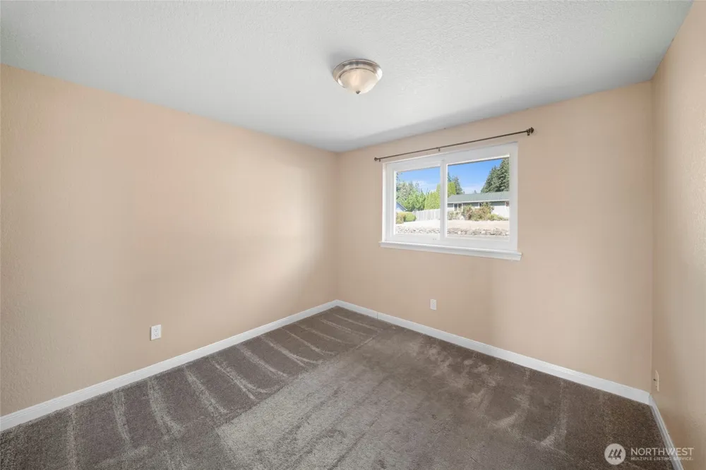 7015 Tolmie Drive NE Olympia, WA 98516