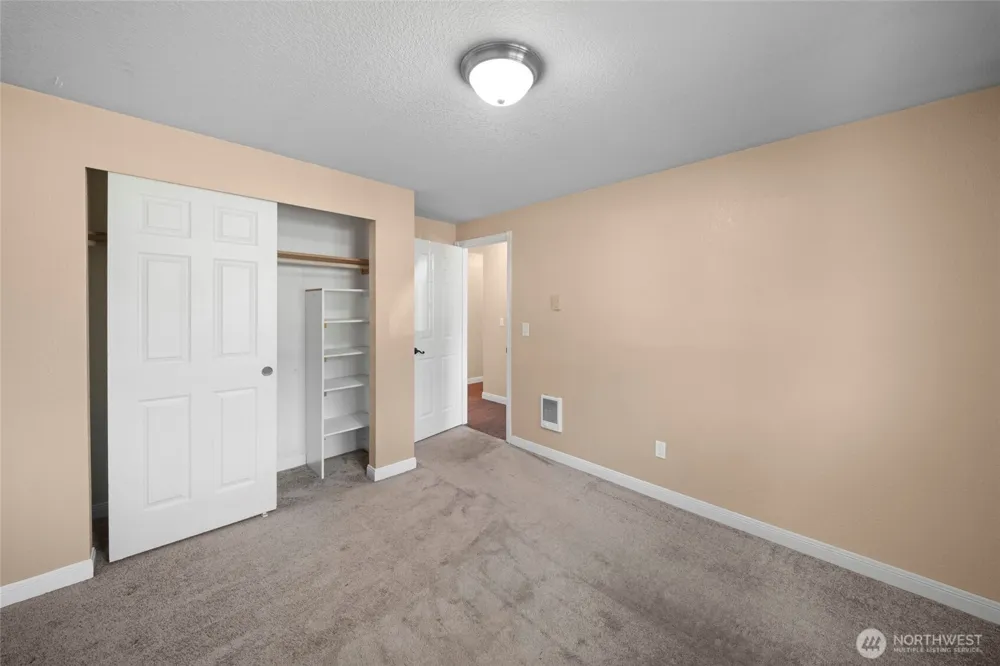 7015 Tolmie Drive NE Olympia, WA 98516