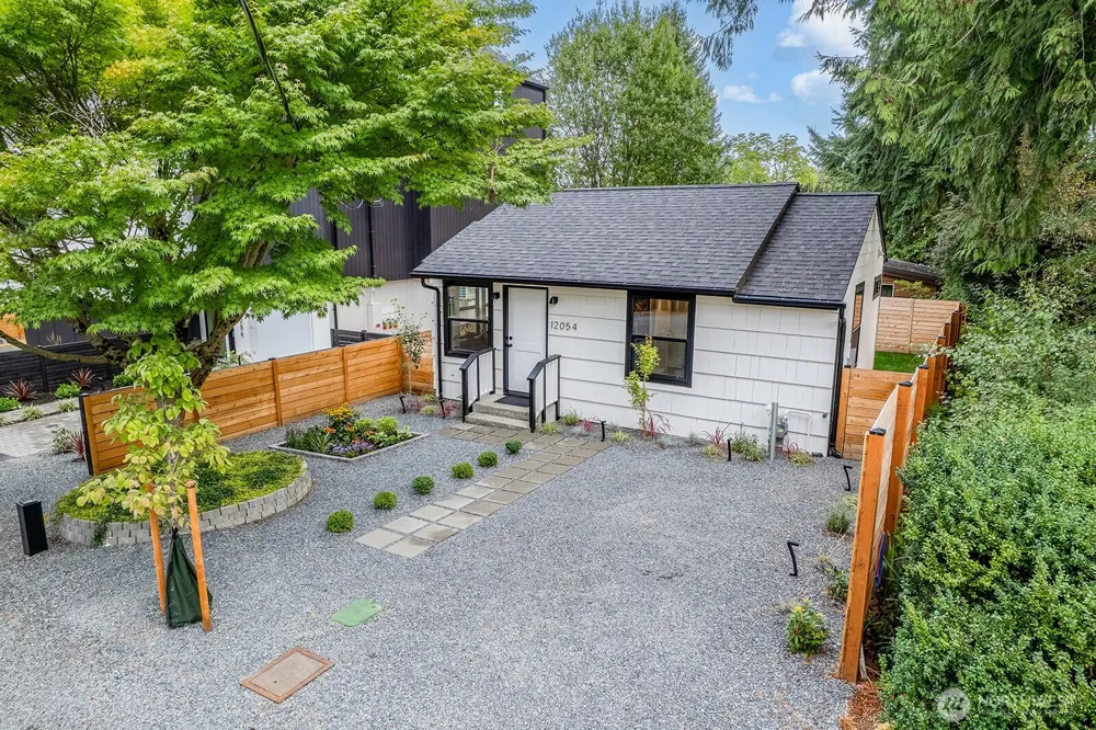 12054 20th Avenue NE Seattle, WA 98125