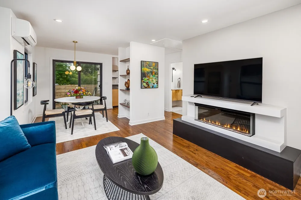 12054 20th Avenue NE Seattle, WA 98125
