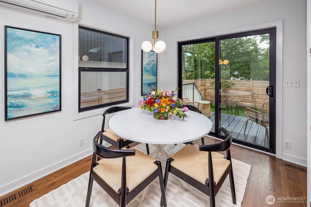 12054 20th Avenue NE Seattle, WA 98125