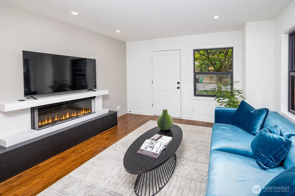12054 20th Avenue NE Seattle, WA 98125