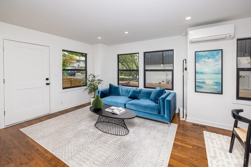 12054 20th Avenue NE Seattle, WA 98125