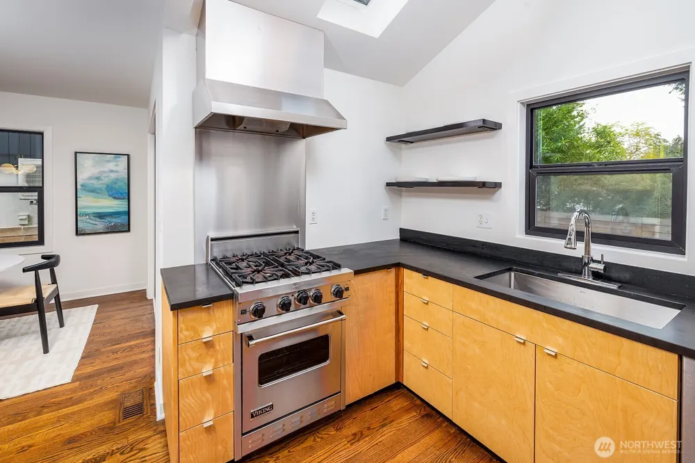 12054 20th Avenue NE Seattle, WA 98125