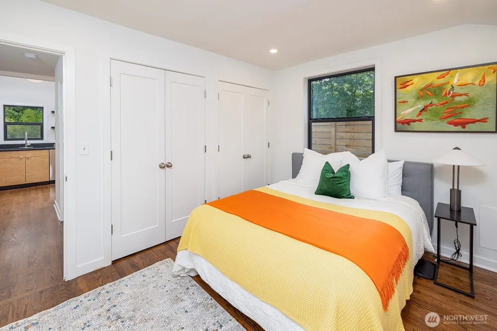 12054 20th Avenue NE Seattle, WA 98125