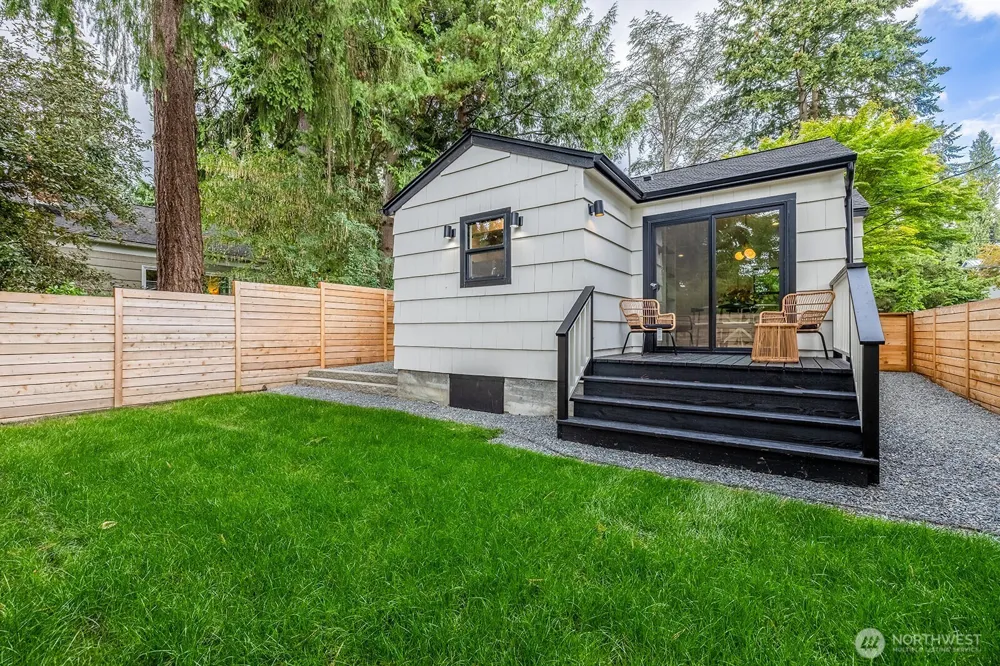 12054 20th Avenue NE Seattle, WA 98125