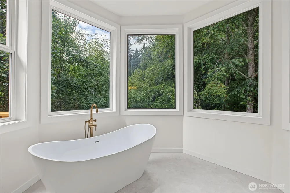 9008 Dana Drive NW Gig Harbor, WA 98332