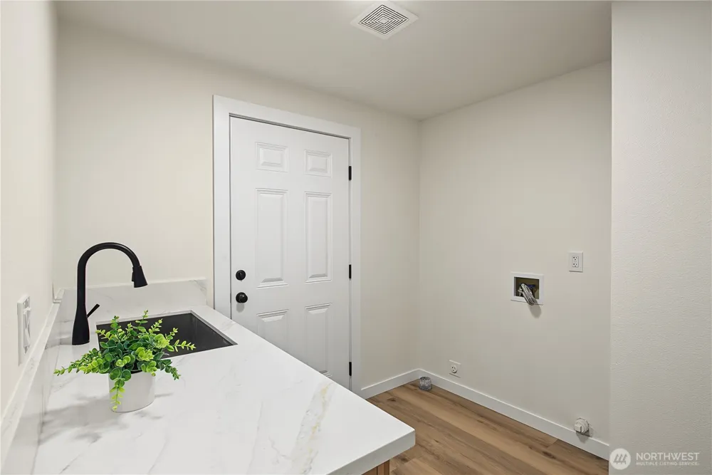 9008 Dana Drive NW Gig Harbor, WA 98332
