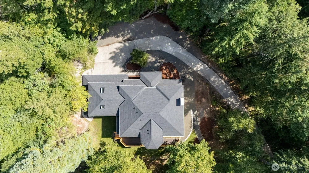 9008 Dana Drive NW Gig Harbor, WA 98332