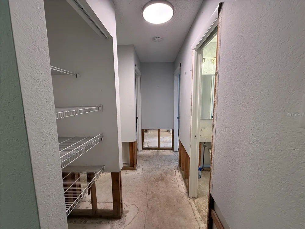 8649 LAKE ISLE DRIVE #182 Temple Terrace, FL 33637