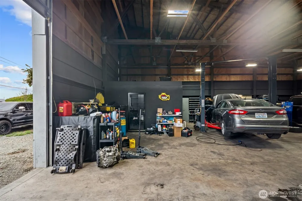 13315 Valley Avenue E Sumner, WA 98390