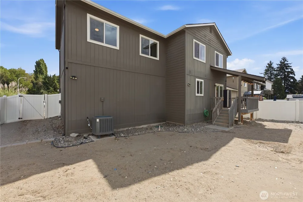 123 NW Porters Court East Wenatchee, WA 98801