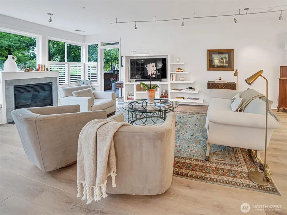 10045 NE 1st Street #124 Bellevue, WA 98004