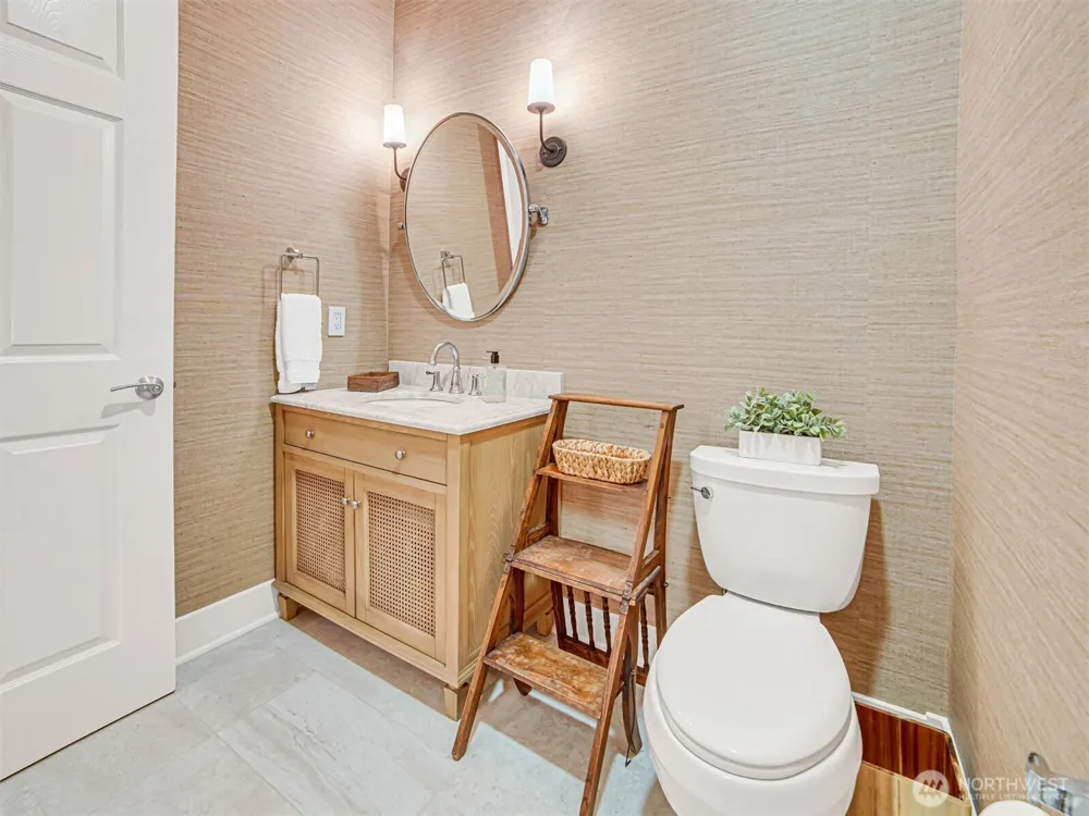 10045 NE 1st Street #124 Bellevue, WA 98004