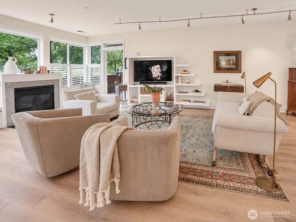 10045 NE 1st Street #124 Bellevue, WA 98004