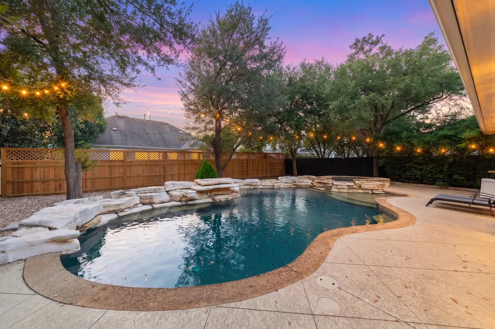 9520 Prescott Drive Austin, TX 78749