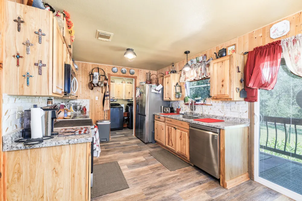 611 Wilson Road Red Rock, TX 78662