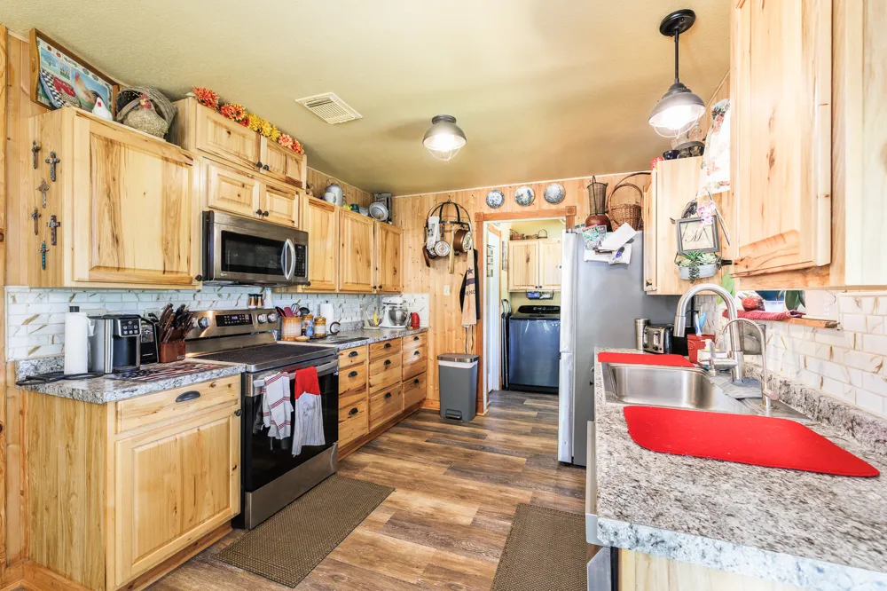611 Wilson Road Red Rock, TX 78662