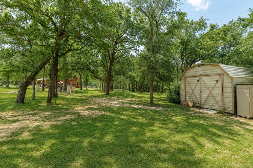 611 Wilson Road Red Rock, TX 78662