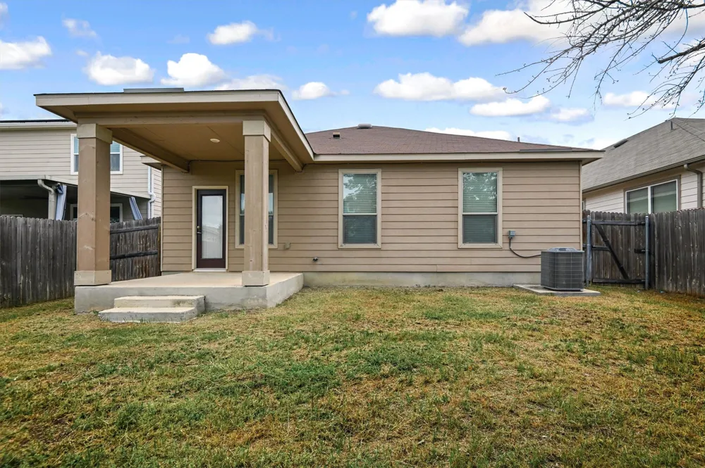 7343 Bluebonnet Bay San Antonio, TX 78218