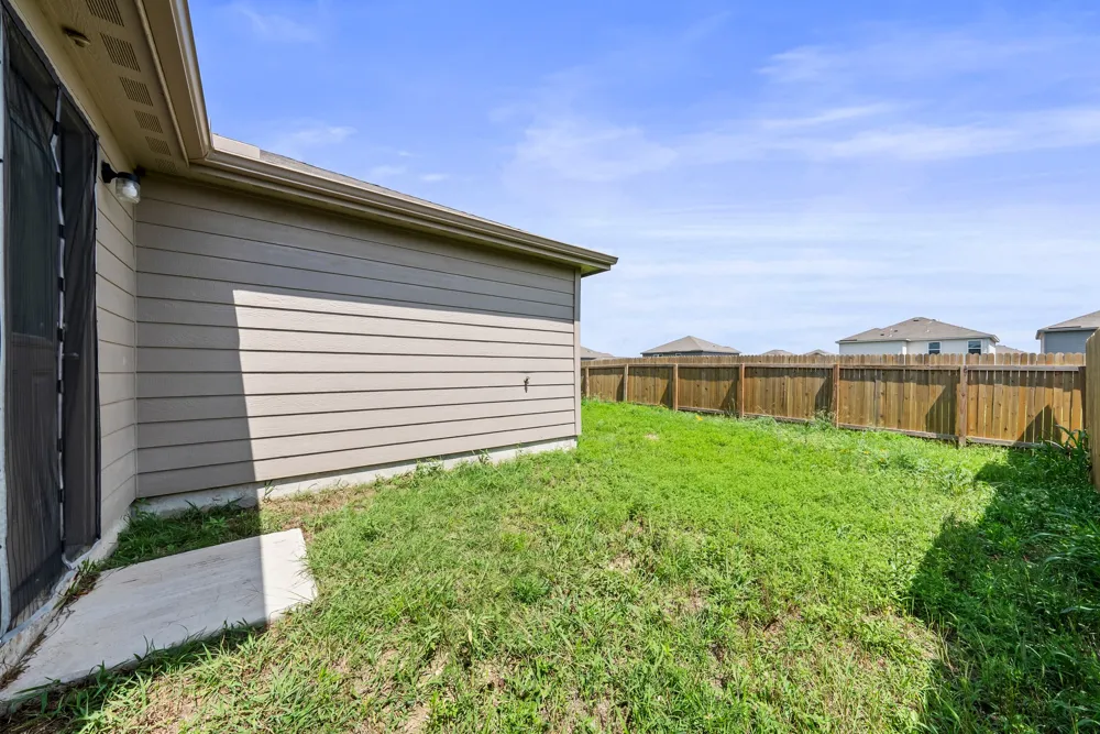 216 Wincanton Lane Jarrell, TX 76537