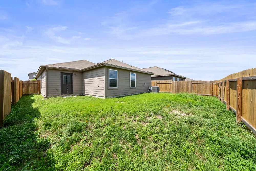 216 Wincanton Lane Jarrell, TX 76537