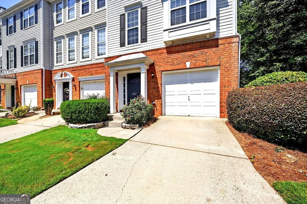 3327 Lathenview CT Alpharetta, GA 30004