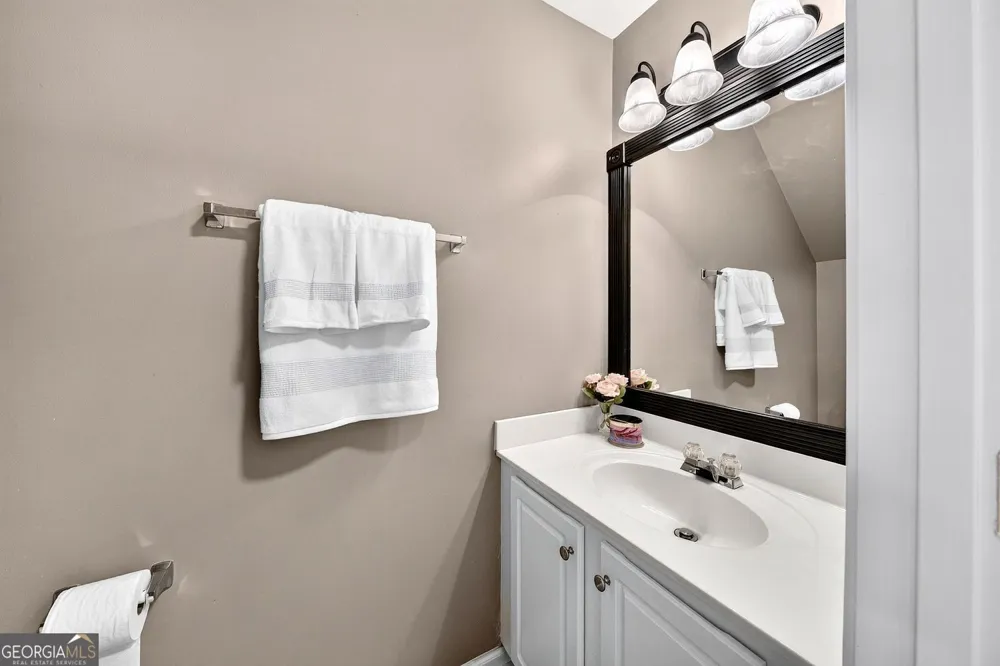 3327 Lathenview CT Alpharetta, GA 30004