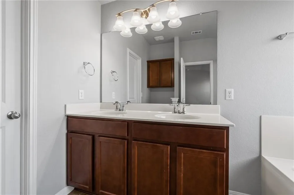 170 Kingfisher Lane Kyle, TX 78640