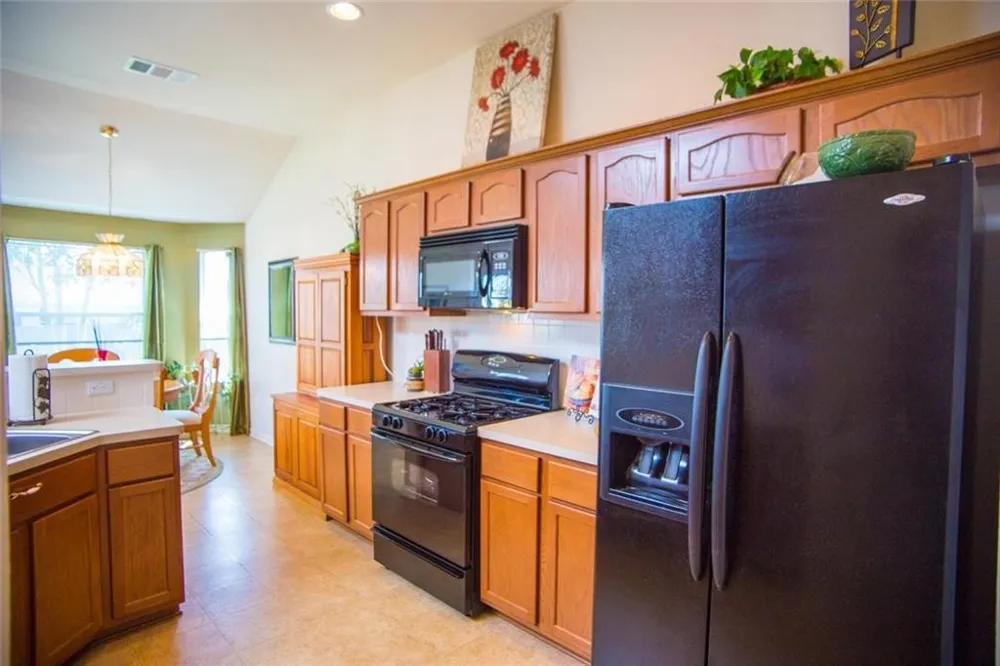 627 Atlantis Kyle, TX 78640