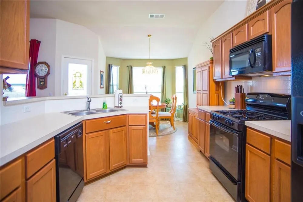 627 Atlantis Kyle, TX 78640