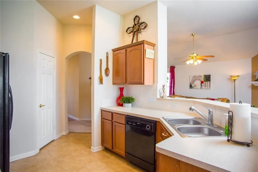 627 Atlantis Kyle, TX 78640