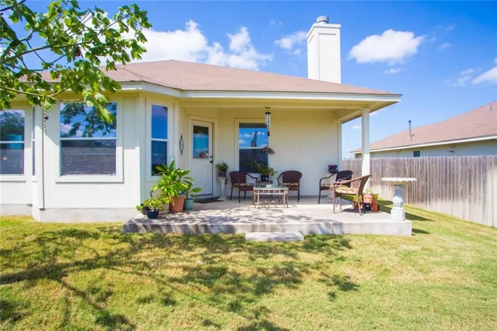 627 Atlantis Kyle, TX 78640