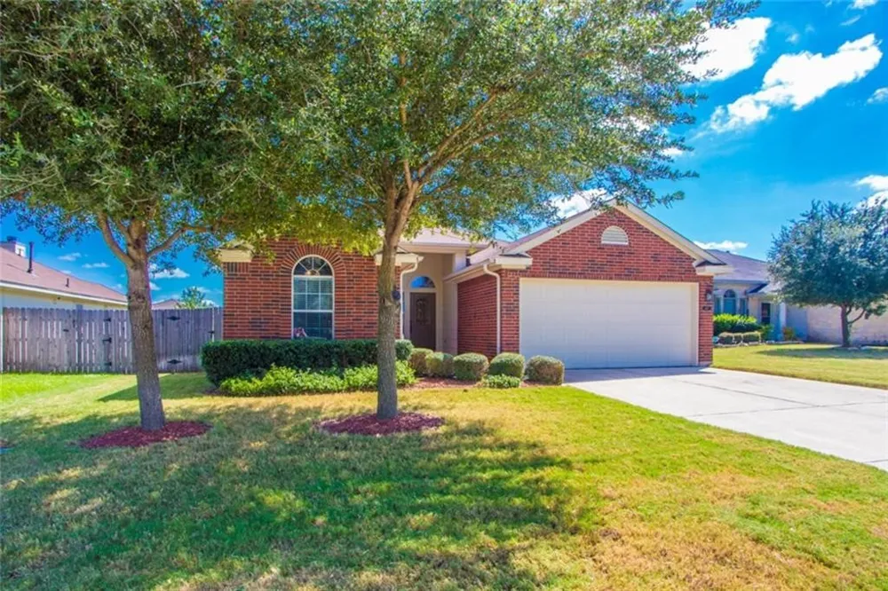 627 Atlantis Kyle, TX 78640