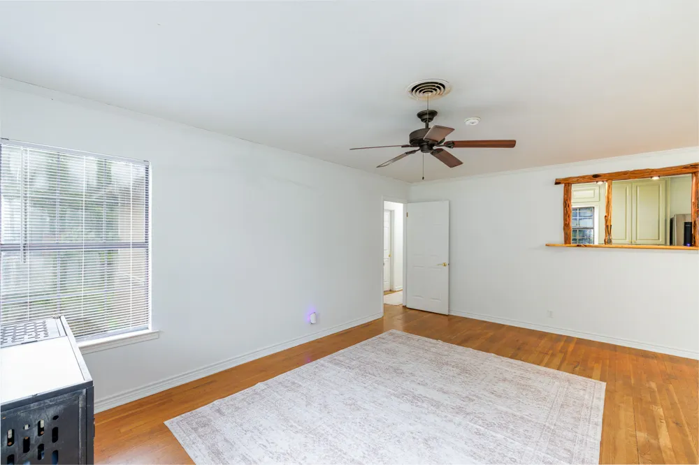 140 Hillcrest Drive Luling, TX 78648