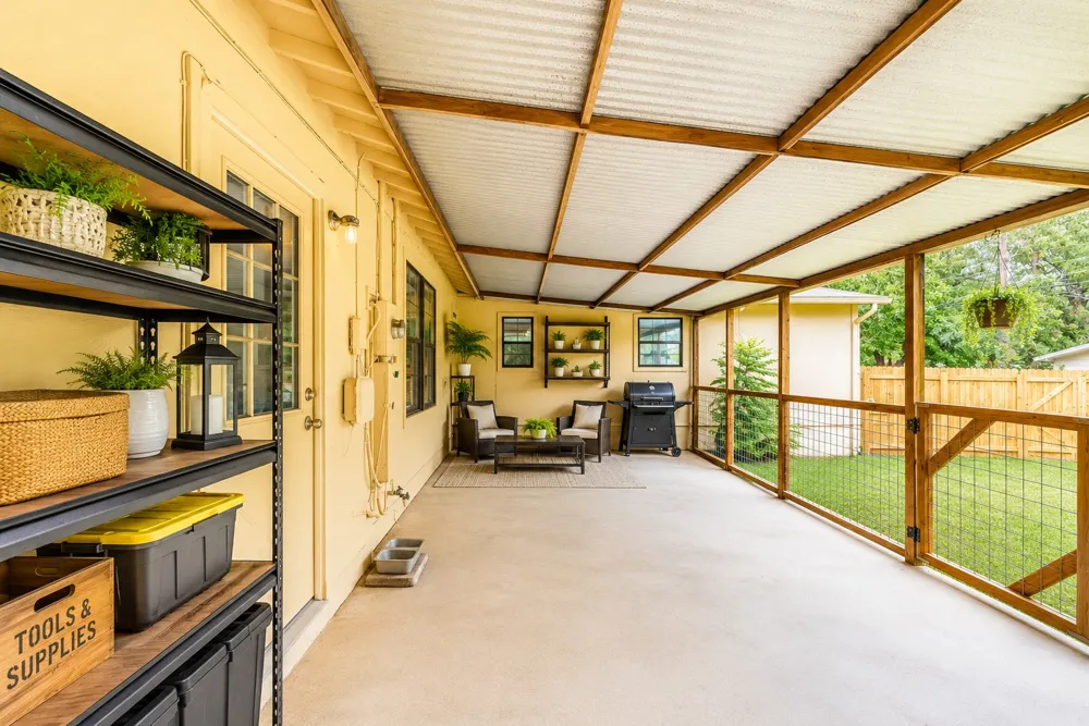 140 Hillcrest Drive Luling, TX 78648