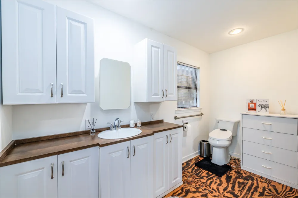 140 Hillcrest Drive Luling, TX 78648