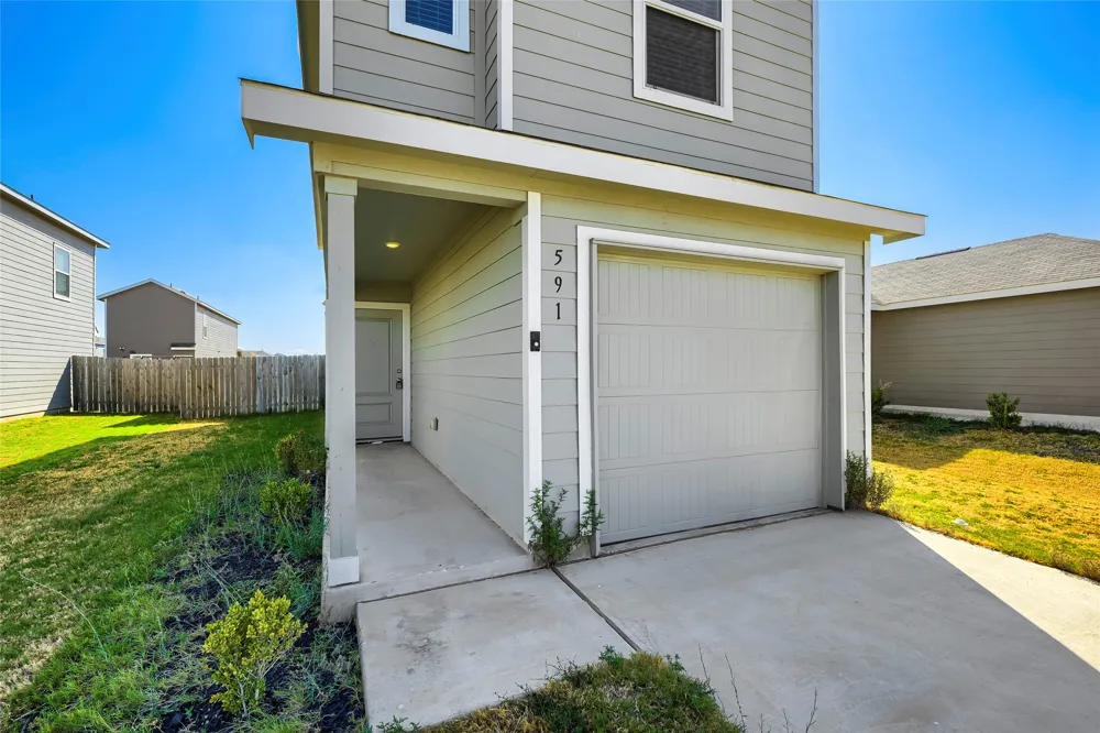591 Commander Abbott Drive Jarrell, TX 76537