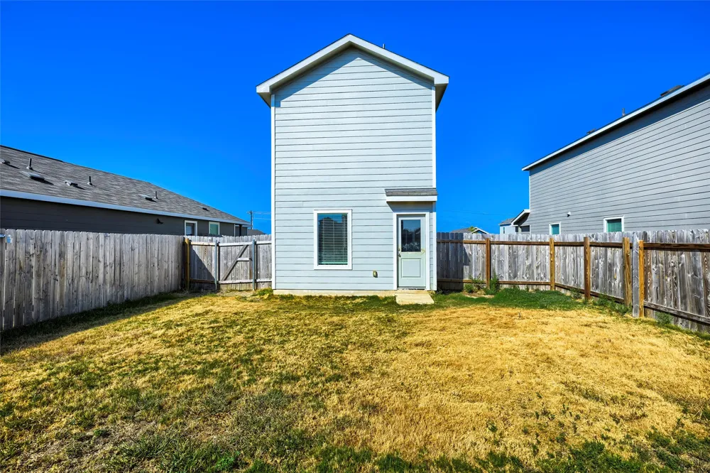 591 Commander Abbott Drive Jarrell, TX 76537