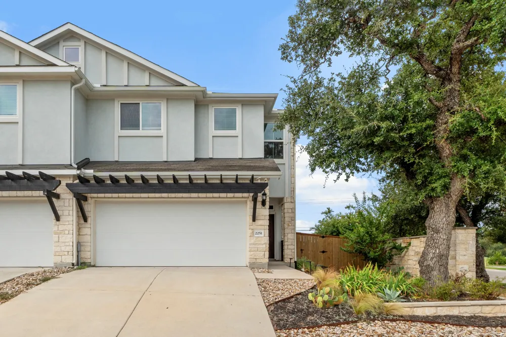 2251 Rocoso Trail Leander, TX 78641