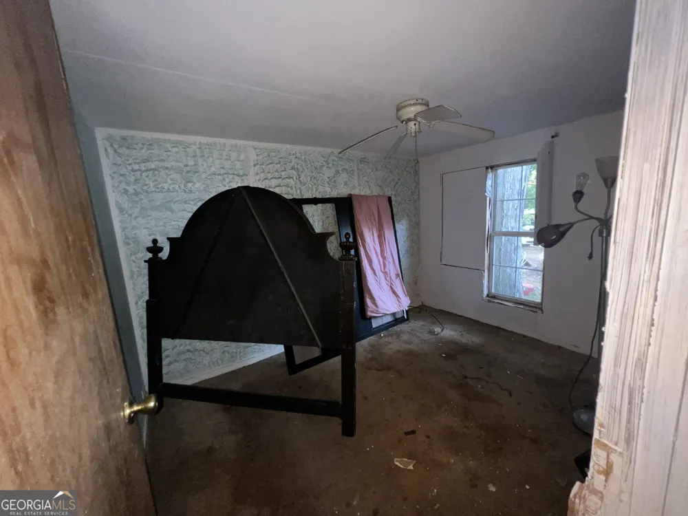389 Robert Taylor RD LaGrange, GA 30240