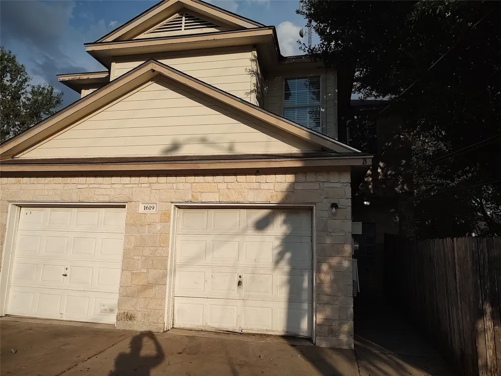 1619 Constantino Circle #B Austin, TX 78745