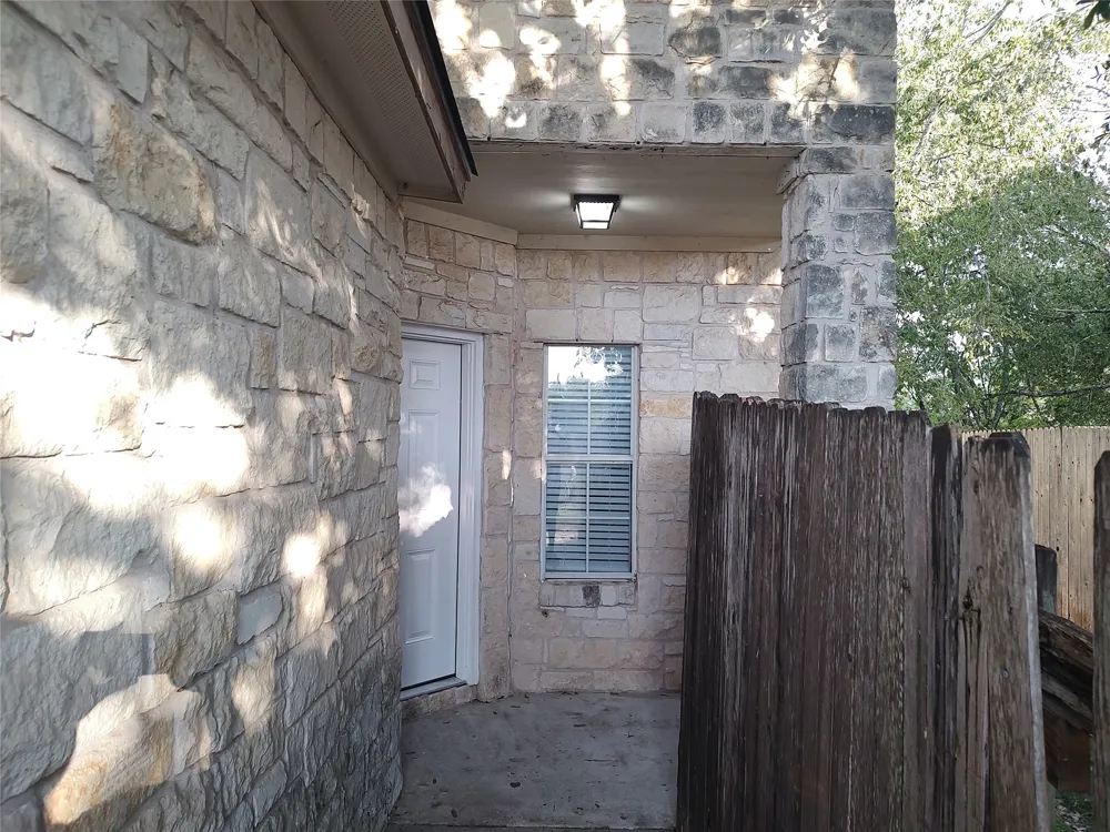 1619 Constantino Circle #B Austin, TX 78745